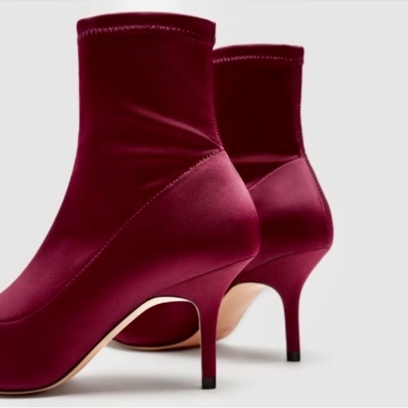 Zara Shoes - 🆕✨ SATEEN MID HEEL ANKLE BOOTS